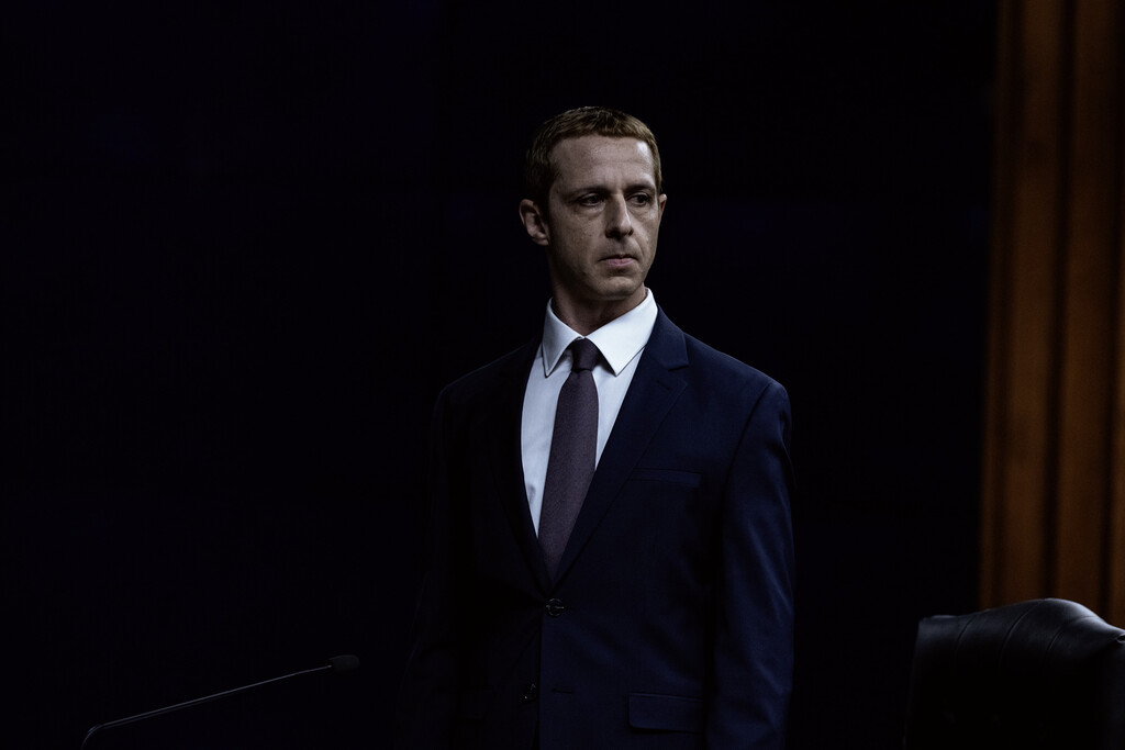 Jeremy Strong llevó su transformación en Mark Zuckerberg para 'El precio de la red' hasta límites insospechados: "Ni siquiera os dirigirá la palabra"