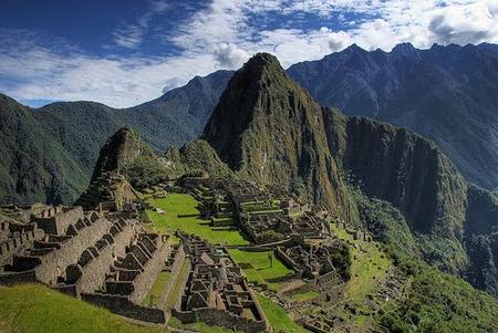 Machu Picchu reabriría en abril