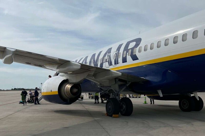 Expulsan a una pareja de un vuelo de Ryanair en Madrid tras grabar un incidente en la puerta de embarque