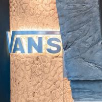 Vans agota en sus rebajas las zapatillas Old Skool que no dejaremos de ponernos por 45 euros