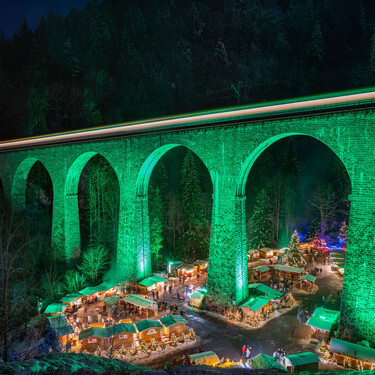 El mercadillo navideño más impresionante de Europa está a los pies de un viaducto monumental y se llega atravesando la Selva Negra