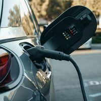 China tiene tantos coches eléctricos funcionando por sus calles que los va a poner a generar energía para los hogares