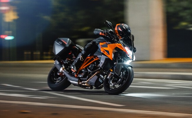 Ktm 1290 Super Duke Gt 2022 001