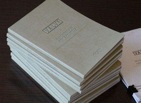 El manual del nuevo empleado de Valve o cómo deberían ser todos los manuales para rookies