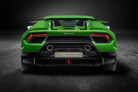 Lamborghini los prefiere híbridos y atmosféricos: lo del V8 turbo ha sido un lapsus