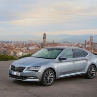 El Škoda Superb híbrido enchufable confirmado para 2019 