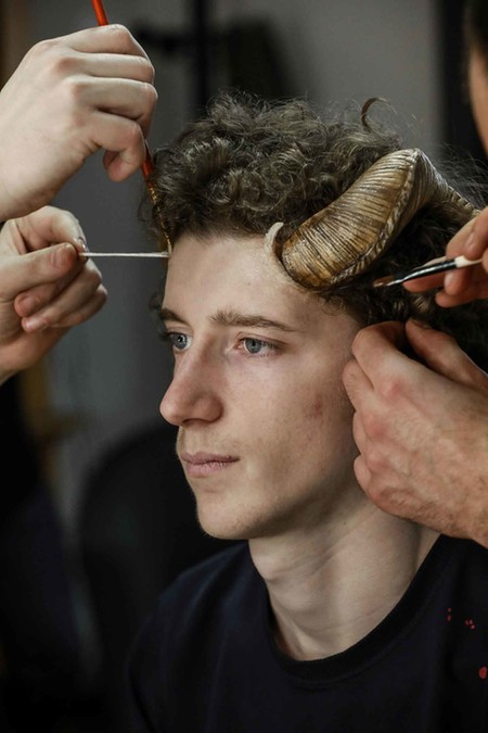 Cabezas Decapitadas Modelos Con Tres Ojos Y Hasta Con Cuernos Los Detalles Que No Viste Del Desfile De Gucci 02