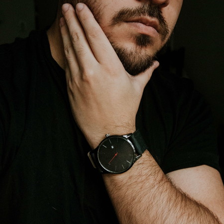 Los mejores shampoos para acondicionar y limpiar tu barba si usas mascarilla todo el día