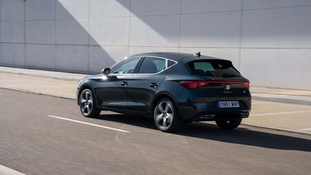 Seat Leon E Hybrid 2025 12