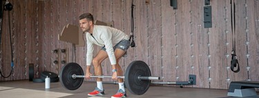 Los dos ejercicios más conocidos para tu dorsal: cuándo incluir en tu rutina el remo con barra y el remo Pendlay 