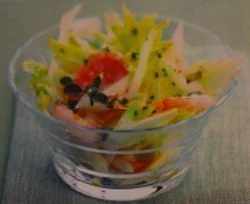 Gambas en ensalada de apio y endibias.