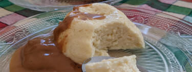 Flan sin azúcar en microondas, con sólo tres ingredientes. Receta saludable de postre para preparar en dos minutos