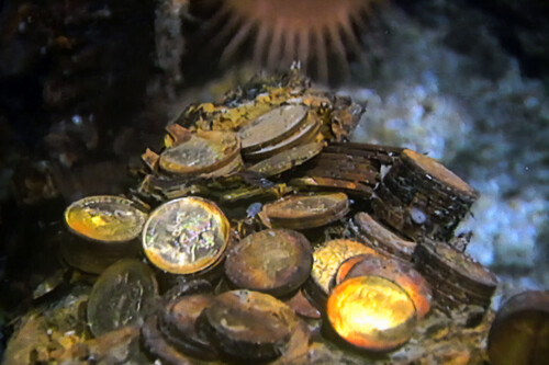 Hace 10 años, un cazatesoros fue a prisión por no revelar dónde estaban los 13.600 kg de oro que encontró en un barco hundido. Ahora, su situación ha cambiado 