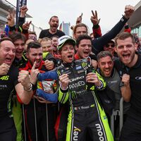 Valentino Rossi vuelve a pisar el podio, el primero en su carrera como piloto de coches 