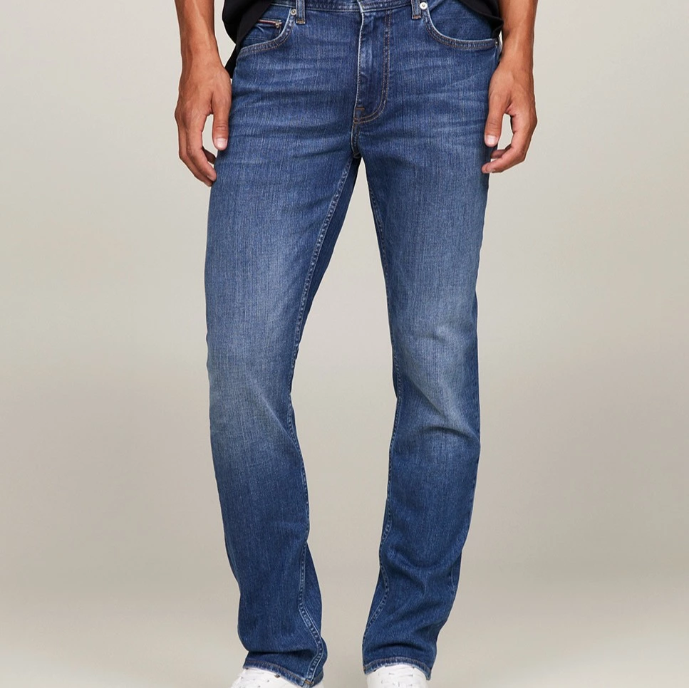 Pantalón vaquero de algodón y corte recto
 