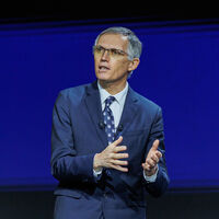 "La carrera del coche eléctrico se ha convertido en una carrera de reducción de costes", según Carlos Tavares (CEO de Stellantis)