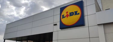 Lidl lanza la sombrilla con un toque de lujo que es ideal para protegernos del sol en la terraza o el balcón 