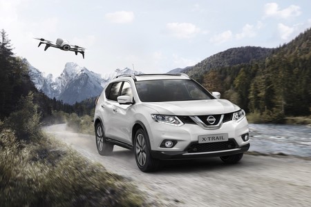 Y mientras tanto, del otro lado del "charco", el Nissan X-Trail recibe una edición especial que incluye un dron