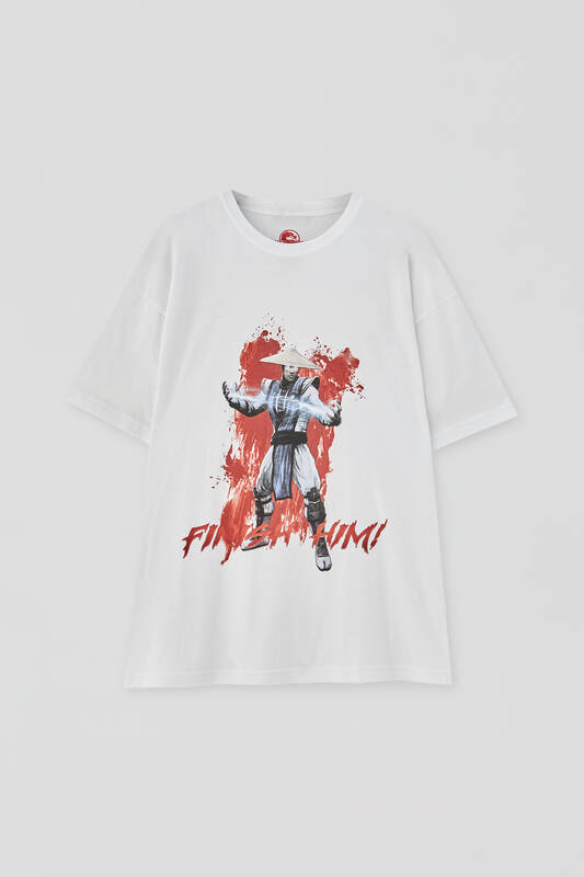 Camiseta blanca con estampado