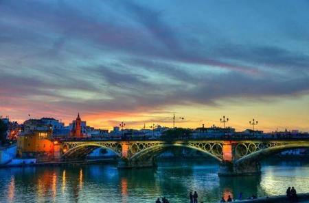 Panorámica de Sevilla sobre el Guadalquivir 