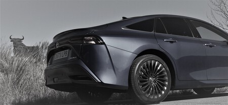 Toyota Mirai Blanco Negro