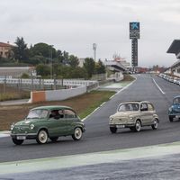 Nació príncipe y murió rey: SEAT celebra el 60 aniversario del Seiscientos con un Récord Guinness en Montmeló