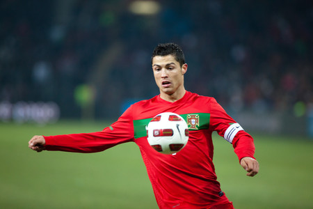 Los cuestionables brokers patrocinadores de futbolistas estrella como Cristiano Ronaldo