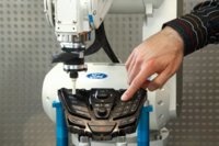 Ruth, de profesión, tocador de coches Ford