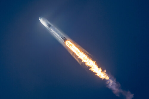 Musk ajuda seus concorrentes para controlar mais espectro de rádio | Imagem: Space X