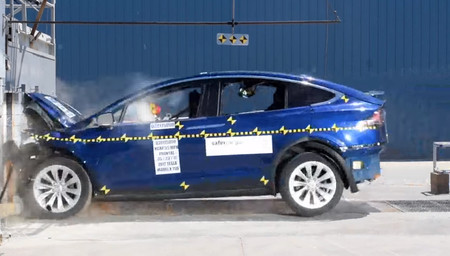 Así ha conseguido el Tesla Model X las cinco estrellas de la NHTSA, con tres vídeos incluidos