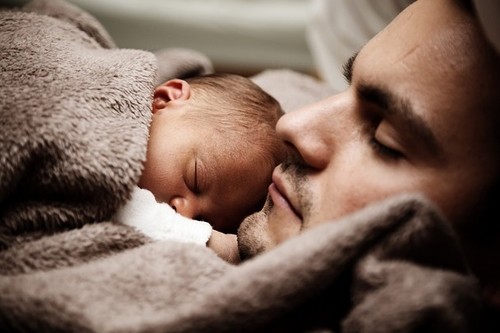 Requisitos para acceder a los nuevos permisos de paternidad 
