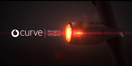 Así es Vodafone Curve Bike Tracker, la nueva luz inteligente con localizador GPS integrado para ciclistas