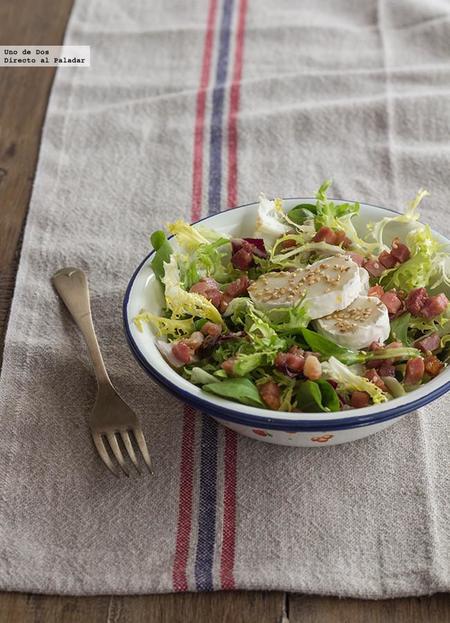 Ensalada variada de tacos de jamón y queso de cabra. Receta