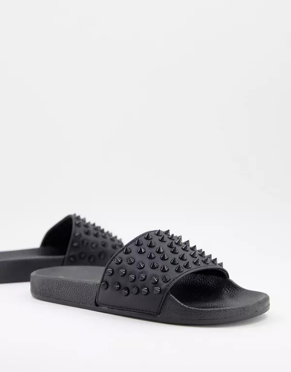 Sandalias negras con tachuelas de cuero sintético de Truffle Collection