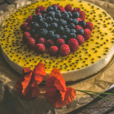 Cheesecake de maracuyá sin complicaciones: listo en 20 minutos y sin encender el horno