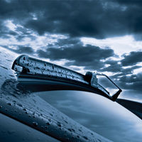 Nissan no ve nada claras las reparaciones de parabrisas fuera del taller oficial, y eso tiene su lógica