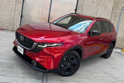 Mazda CX-5 2026 a prueba: evoluciona sin revolucionar, pero pierde lo que más nos gustaba en México