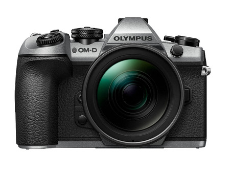 Olympus presenta una edición limitada de la OM-D E-M1 Mark II y el nuevo flash FL-700WR para celebrar su centenario