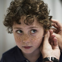 Estas son las señales que detectan problemas de audición en niños: la intervención precoz es clave para su correcto desarrollo