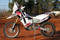 Como convertir la BMW G450X en una moto de rallyes asequible