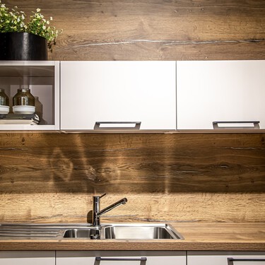 Leroy Merlin tiene el organizador que multiplica el espacio del armario por menos de 20 euros: ideal para mejorar el orden