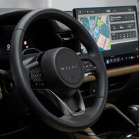 Mazda era la única marca que se resistía a usar pantallas táctiles, pero se ha rendido con el nuevo CX-5. Ha querido dar explicaciones 