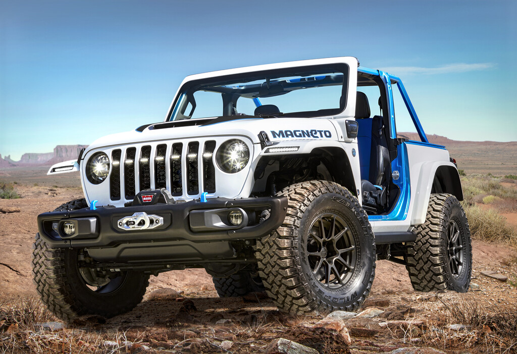 Jeep Magneto, el primer eléctrico sale a la luz junto con otros conceptos, previo a su gran presentación