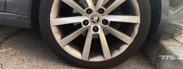 Llevamos décadas preocupándonos por la contaminación de los coches de gasolina, pero el polvo de los frenos es mucho más peligroso para la salud según este estudio