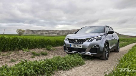 Probamos el Peugeot 5008, un SUV con hasta siete plazas, amable y que se supera a sí mismo