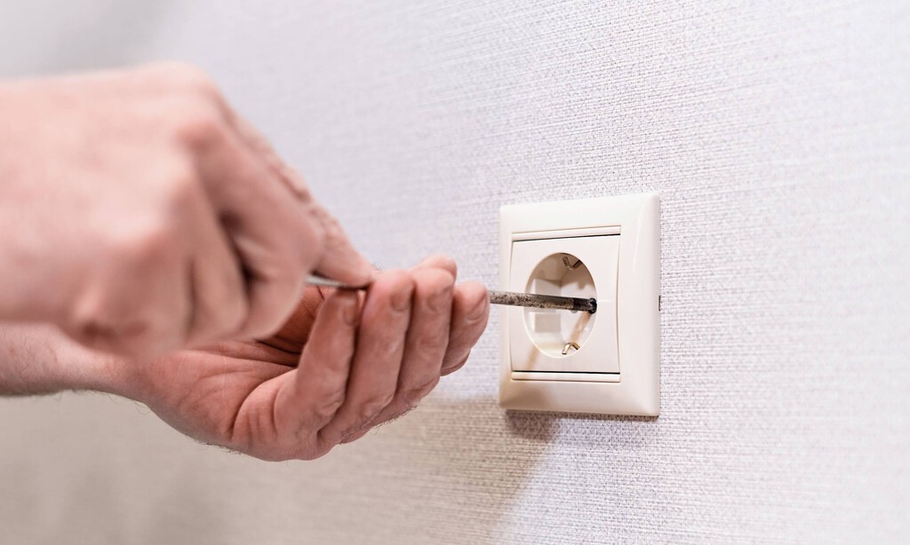 Multiplica la capacidad de enchufes en casa (sin obras ni electricistas) con este invento de menos de 19 euros 