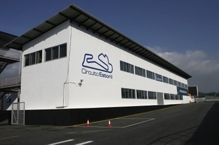 O el circuito de Estoril espabila, o tendremos Mundial de MotoGP de diecisiete carreras