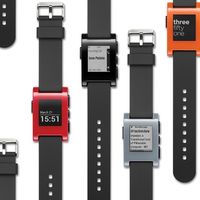 La guerra por ser el sucesor de Pebble, el smartwatch con autonomía de semanas y funcionamiento completo: Xiaomi, Fitbit y Huawei 