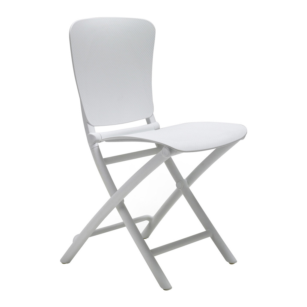7 sillas plegables que te ayudarán a que todos tengan su sitio en la
