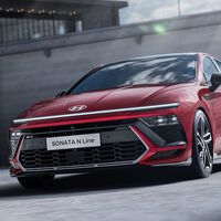 El Hyundai Sonata 2024 cambia totalmente de imagen y nos hace extrañar cada vez más a ese segmento